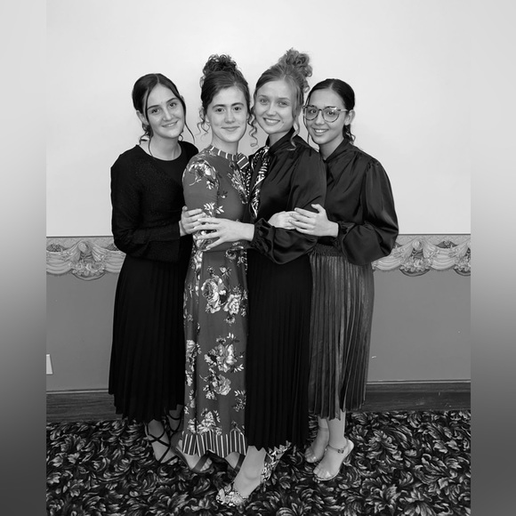 Meet your Posher, Elisabeth - Picture 7 of 9